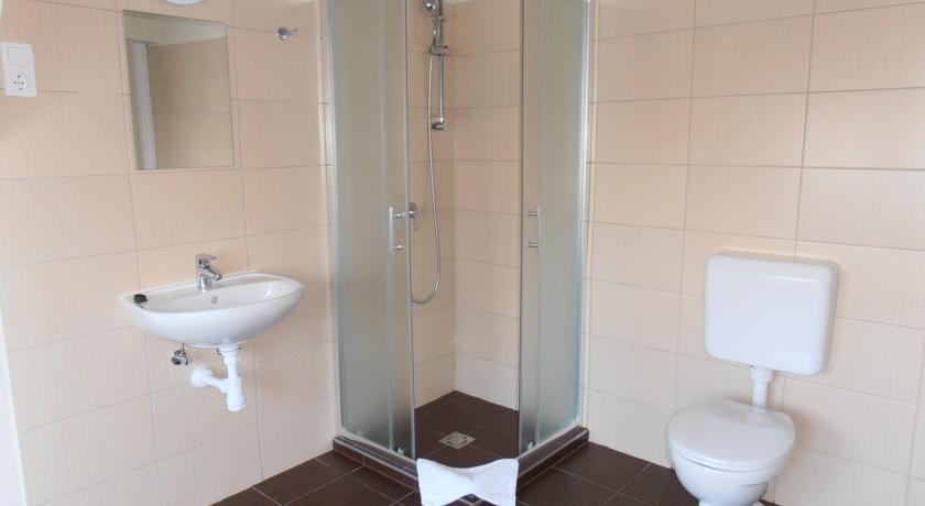 Martineum Felnottkepzo Akademia Szombathely Quarto foto